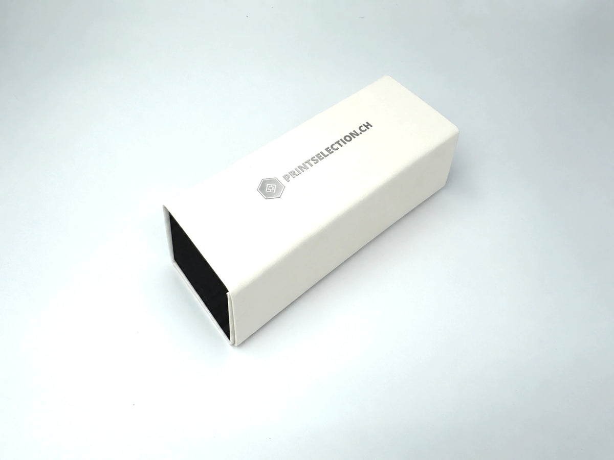 Faltbares Brillenetui Material Weiss glatt und Logo Silber