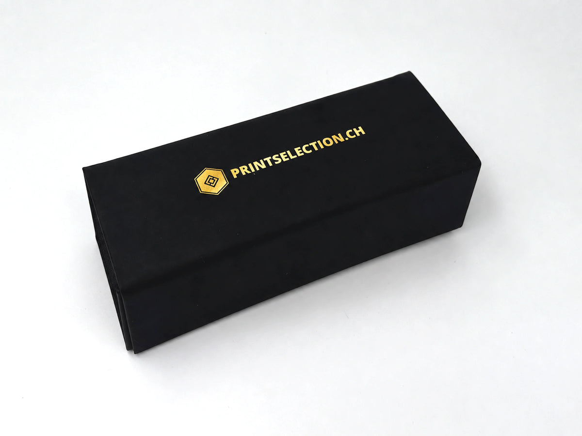 Faltbares Brillenetui Material Schwarz glatt und Logo Gold